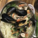 부자닭한마리칼국수 이미지