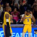 NBA 역사상 최초로 코트에 같이 서는 부자 듀오 르브론 & 브로니 ㄷㄷㄷ.gif 이미지