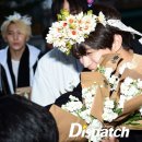 꽃을든남자 이미지