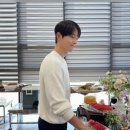 '40세' 송중기, 애 둘 아빠 맞아?…대학생 같은 소년미 '감탄' 편안한 차림에도 훈훈한 비주얼 이미지