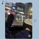 먼지 한 톨에 무너지는 마음이라면 바람 한 점에도 행복해 질 수 있겠지 하며 창문을 열어