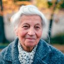 "외모도 가진 돈도 아니다" 70살 넘어 대접받는 사람들의 특징 1위 이미지