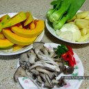 단호박과 감자,버섯을 넣어 조림한 단호박감자조림 만들기 이미지