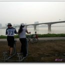 한강 산책 이미지