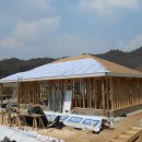 목조주택으로 내집을 짓는 다면 --- 13 ( 지붕방수시트 작업후 벽체 합판작업 ?) 이미지