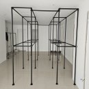 자유세탁소 | 타공 없이도 이렇게 단단하다고? 동탄 세탁소 무타공 행거 시공 후기 (정글짐 구조)