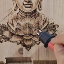 나무에 그리는 세상 우드버닝 | 김해우드버닝 벽걸이 우드버닝 – 연꽃 위에 피어난 자비의 미소