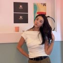 '42세' 배우 정유미, 삼겹살 이렇게 먹는데도…숏팬츠 아래 늘씬 각선미 이미지