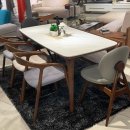 wooden table (나무식탁) 이미지