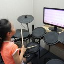 누구나 연주하는 드럼 이미지