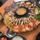 📸 명동을 빛낸 우리 전설 성리 님, 인증샷은 사랑입니다!!🧡 이미지