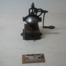 coffee mill --- coffee cupper 박물관 이미지