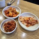 홍제역 24시 국밥집 : 콩부 자홍제점, 돌솥비빔밥과 콩나물국밥이 맛있습니다.