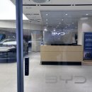 [속보] 서울 용산 전자상가 1층에 중국 자동차 회사 BYD 매장 오픈 이미지