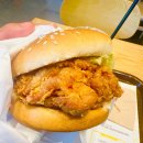 [맘스터치 슈퍼 싸이버거] :: 패티가 왕 크니깐 더 맛있다! 로스트아크 이벤트까지!