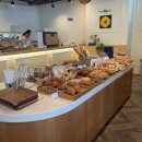 사상지하철역 2번출구 카페 앞 이미지