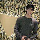프라다 | 프라다 바나나 파우치 립밤 후기