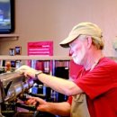 바리스타(노인) 이미지