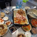 뚠뚠돼지김치찌개 이미지