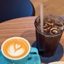 📍 피어커피 바 | 강남 고속터미널 분위기 카페 내돈내산 후기 (커피맛집 / 하우스오브신세계)