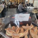 핫플레이스PC카페 | 성수동 핫플레이스 '아디다스 카페' 직접 가본 후기