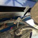 언더짐 | 정읍탑차수리 무거운 짐도 거뜬하게! 탑차 하부 갈빗대 촘촘한 보강 및 철벽 언더코팅 마무리까지