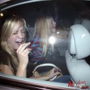 Paparazzi > Avril and friends partying in Beverly Hills 05/10/06 -추가사진- 이미지