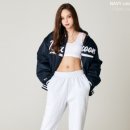 신사1-001 | 다이어트 자극 짤 1위 등극, 사나의 바시티 재킷 활용법