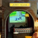 홍대 신상 감성카페 만월다방 시네마｜JERRY HOUSE 분위기 대박이었던 곳