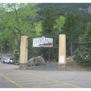 산에 세워진 세계에서 가장 큰 체연 동물원[Cheyenne Mountain Zoo] 이미지