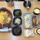 홍칼라소갈비찜 이미지