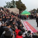 與 '쪼개기 임시국회' 차단하고 규탄대회로 사기 높인 한국당..."文정권 독재국가行 반드시 굴복" 이미지