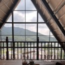 럿지(Lodge) | 양주 대형카페 럿지 LODGE 기산저수지뷰 산장컨셉카페 내돈내산