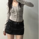 칸델라 | 플리즈노팔로우 칸델라 후크 셔링탑 &amp; 카멜리아 포켓 미니스커트 후기