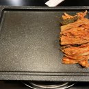 돈벼락돌김치삼겹살