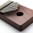 작은 엄지 피아노 칼림바 이미지