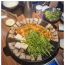 무쇠김치삼겹 - 부산진구 중앙대로680번가길 33 | 무쇠김치삼겹