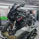 [서울 서대문]BMW S1000RR 모튤 300V2 엔진오일 교환 및 코미네 USB장착 이미지