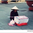베트남사람들-빈 응히엠사[CHUA VINH NGHIEM]의 복권파는 사람들 이미지