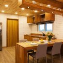 Maroon stay 이미지