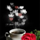 검정색 배경 ㅡ 커피잔 위 하트와 빨간 장미 이미지