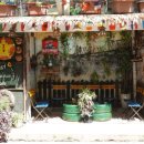 카페 거리로 변해버린 하노이 기찻길 마을 이미지