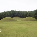 능산리 고분군 1호분 위 이미지