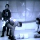 1970년 불속에서 8분간 있다가 나오는 시범 보이는 신인? ㅡ단군처럼 500세도 가능?? 이미지