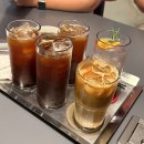 까페모임 - 마포구 매봉산로 72 | 대구 댄하우스 카페 망고, 티라미수 머랭케이크 모던한 단체 모임 카페 추천 후기