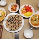 김밥에 라면 이미지