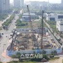 지식정보단지역 2번출구 앞 이미지