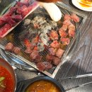 황금돼지구이 이미지