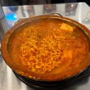 현진 김치찌개 이미지