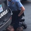 [인종차별] 거짓신고 백인女, 목눌려 죽은 흑인···美 분노케한 두 영상 이미지